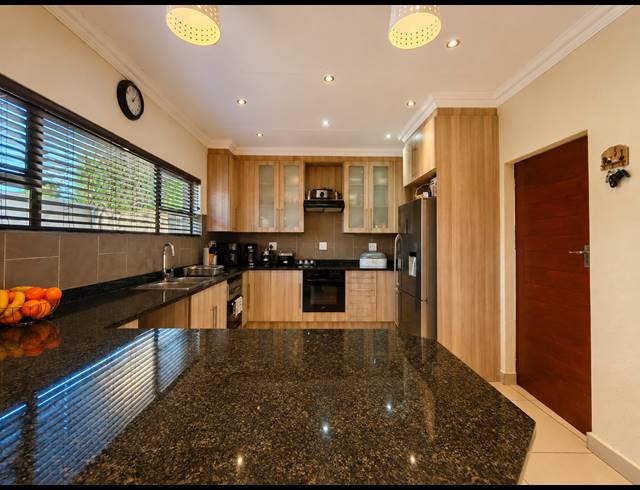 2 BEDROOM TOWNHOUSE FOR SALE IN THREE RIVERS